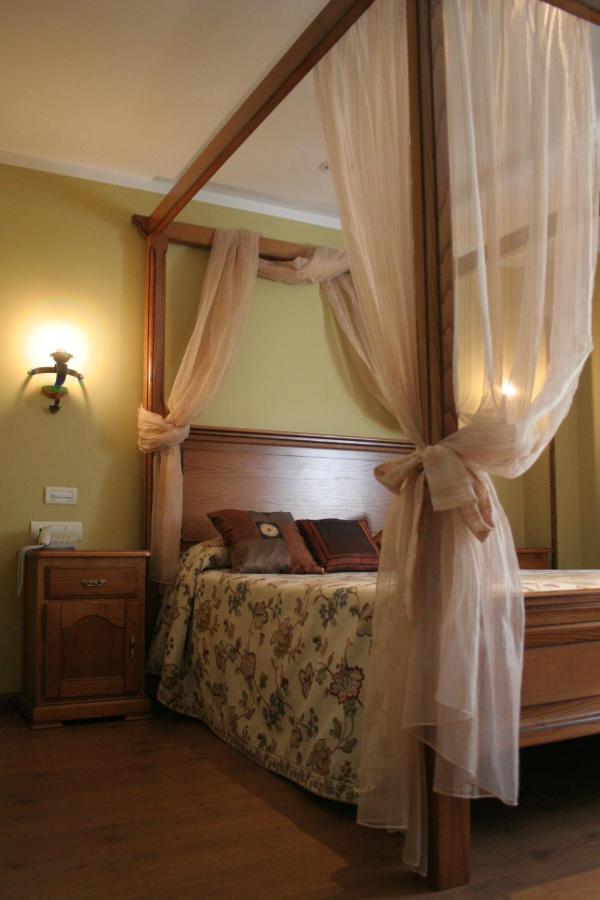 Hotel Marfrei Hinojedo Ngoại thất bức ảnh